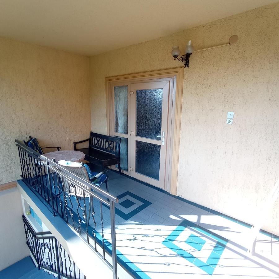 Rozsa Apartman Alsóörs Exterior foto