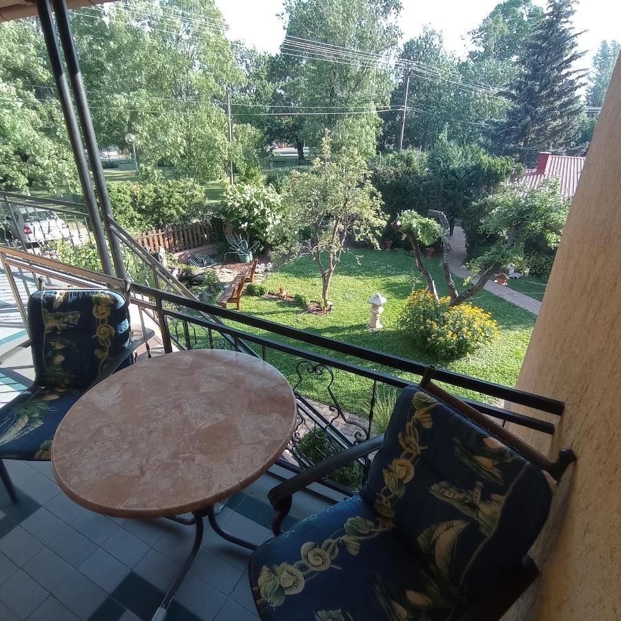 Rozsa Apartman Alsóörs Exterior foto
