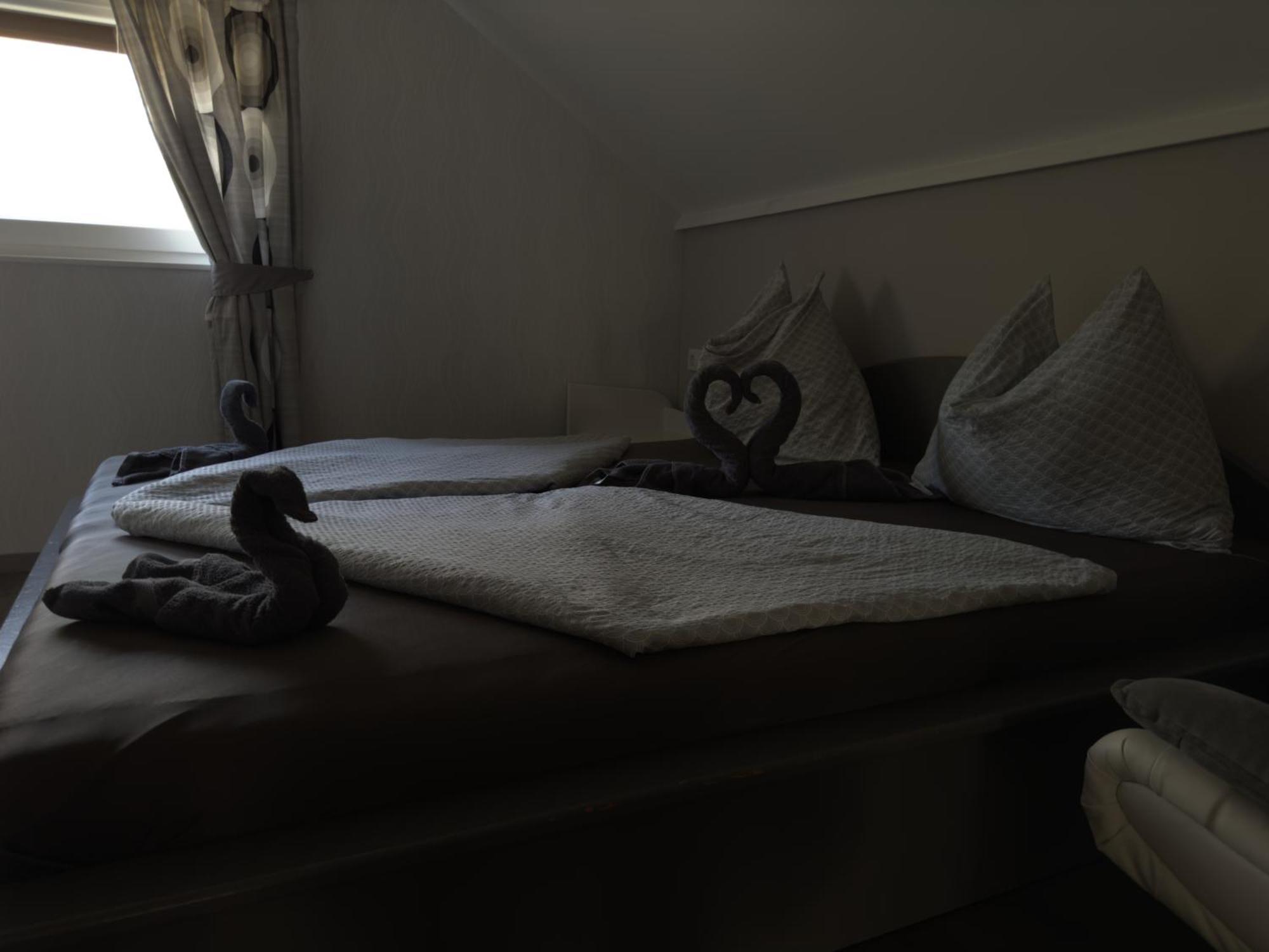 Rozsa Apartman Alsóörs Zimmer foto