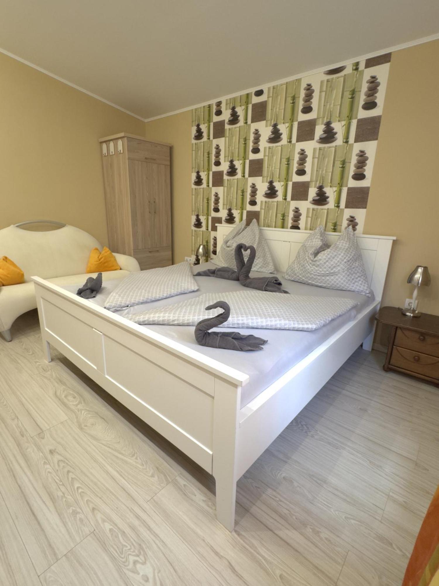 Rozsa Apartman Alsóörs Zimmer foto