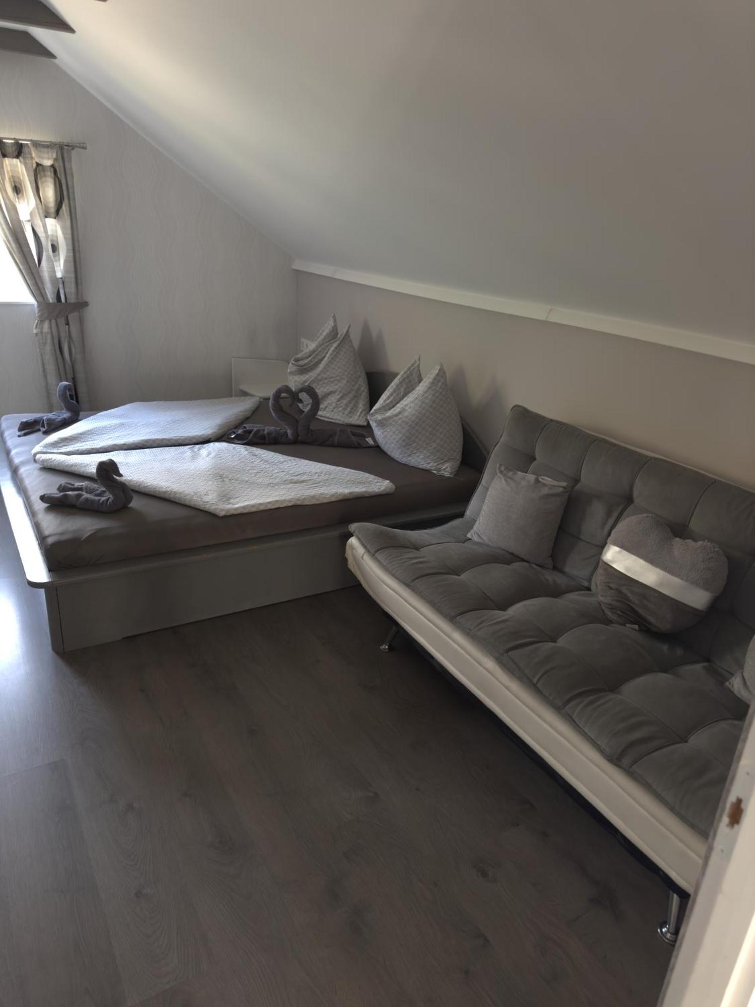 Rozsa Apartman Alsóörs Zimmer foto